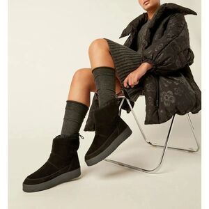 New La Canadienne Emmett Black Suede Shearling Lined Boots Size 41 US 10.5